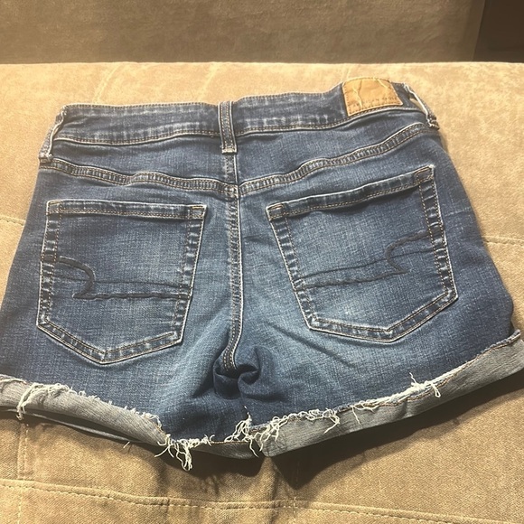 American Eagle Outfitters Blue High-Waisted Jean Shorts - Picture 2 of 5